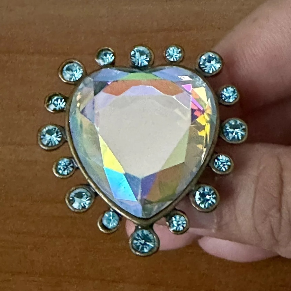BETSEY JOHNSON Iridescent Blue Heart Ring, Vintage Rare Kpop 7.5